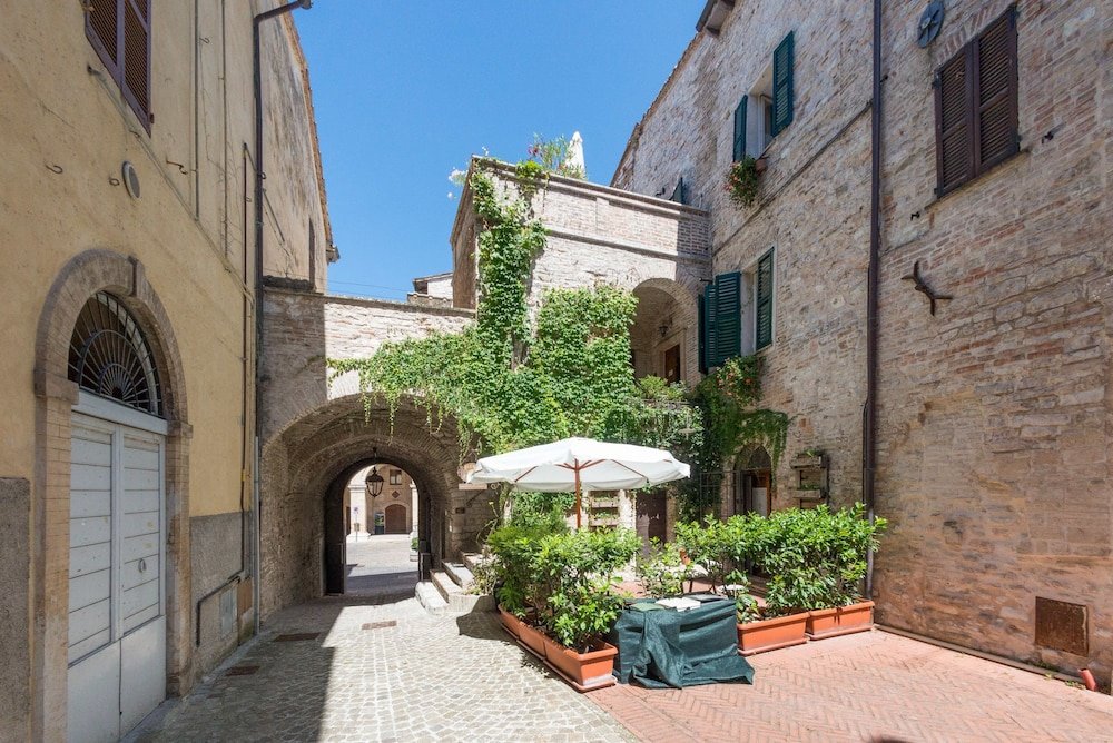 Фото Appartamenti Turistici Vicolo S. Chiara