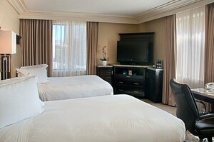 Гостиница Hilton Checkers