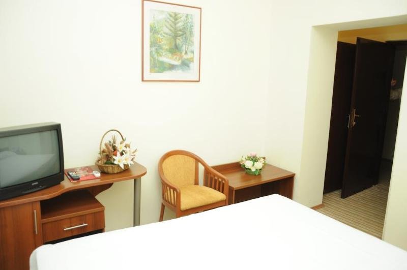 Фото Epinal Hotel Shirok Sokak