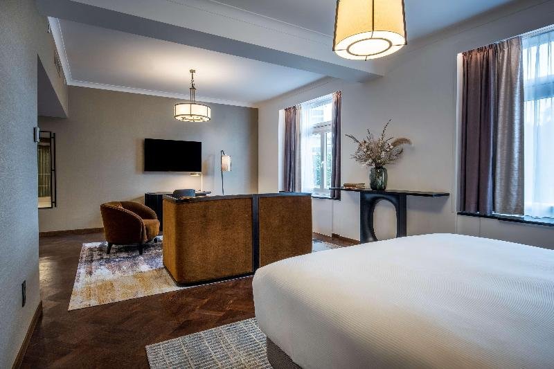 Фото DoubleTree by Hilton Brussels City