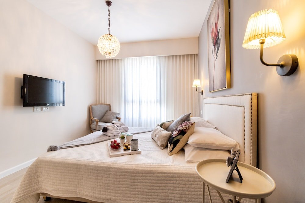 Фото King David Court