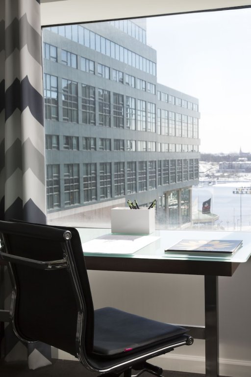 Фото Comfort Inn & Suites Baltimore Inner Harbor