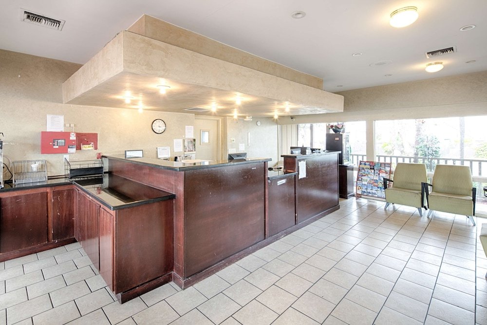 Фото Ramada by Wyndham Modesto Yosemite Area