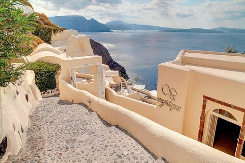 Гостиница Mystique a Luxury Collection Hotel Santorini