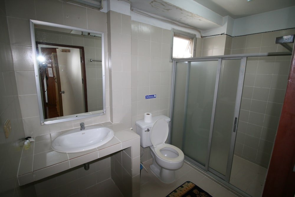 Фото Beachfront Hotel Cha Am