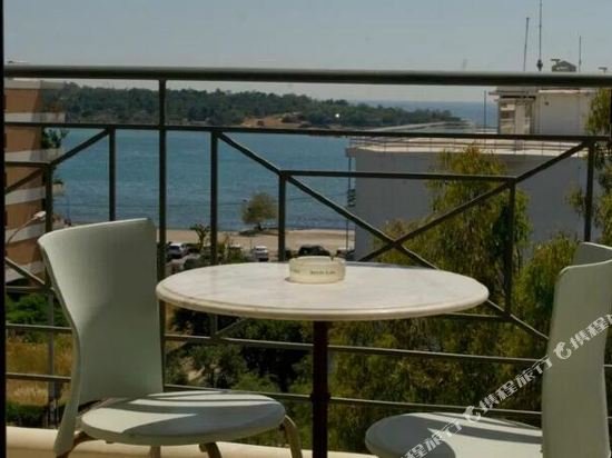 Фото Four Seasons Hotel