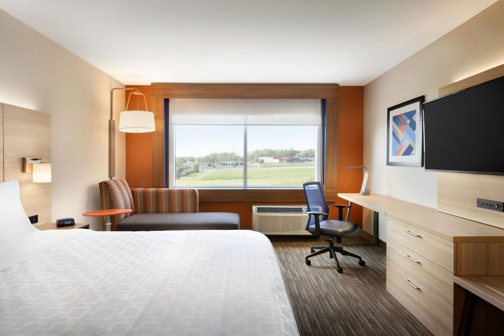 Фото Holiday Inn Express & Suites Ely, an Ihg Hotel