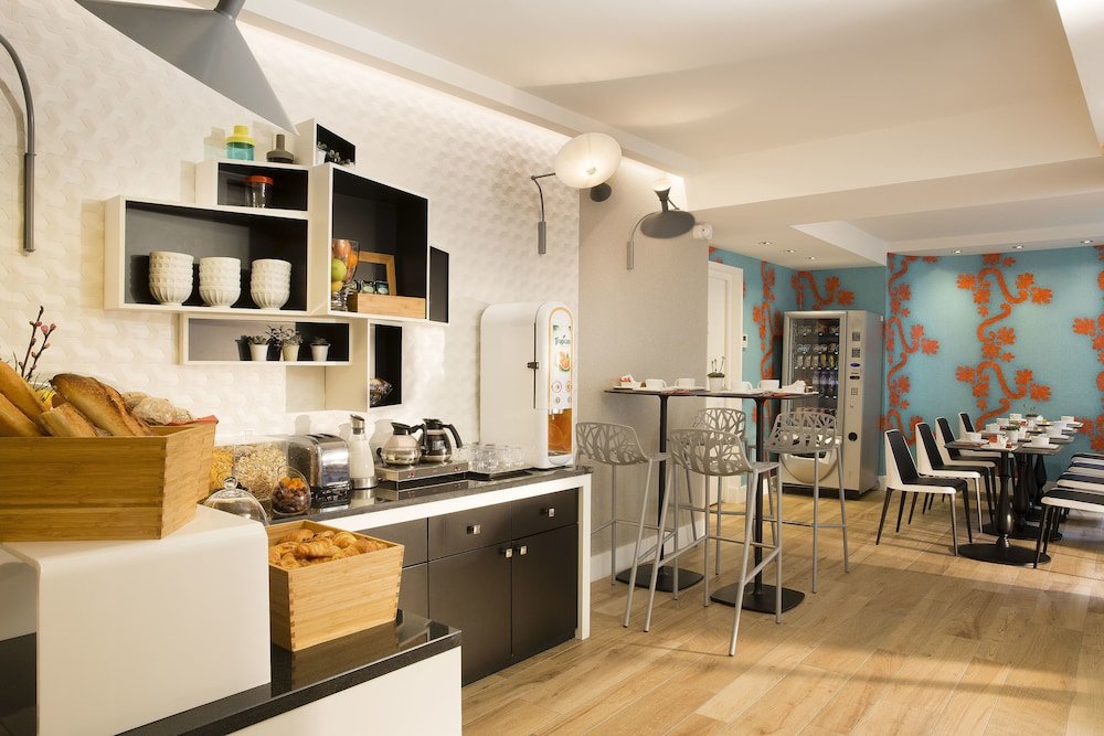 Фото Hotel Elysees 8