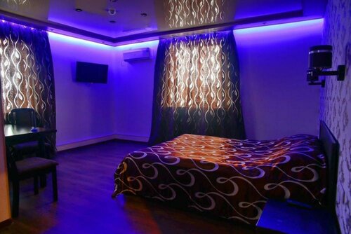 Сүт порносы бар үлкен кеуделер