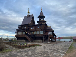 Церковь Петра и Павла в Карпогорах (ул. Теплова, 7А, село Карпогоры), православный храм в Архангельской области