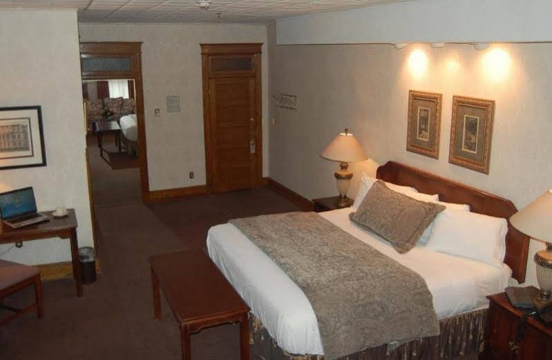 Фото Altland House Inn and Suites