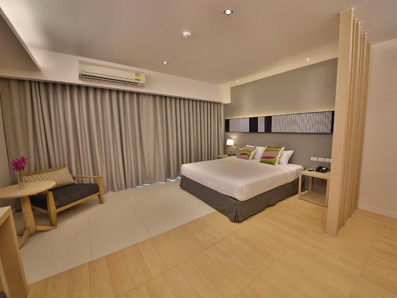 Фото The Sun Xclusive