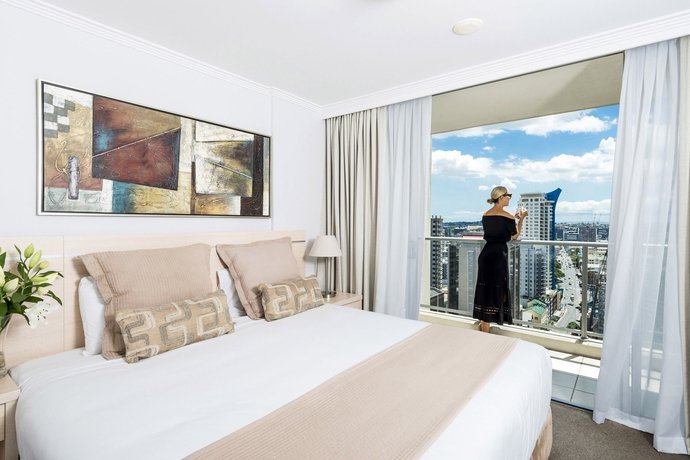 Фото Oaks Brisbane Lexicon Suites