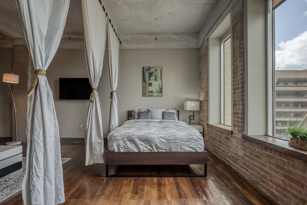 Фото Luxury Downtown Dallas Stay by Amyfinehouse