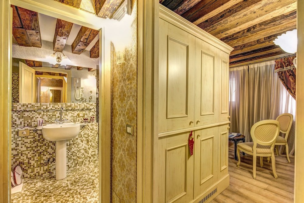 Фото Hotel Bella Venezia