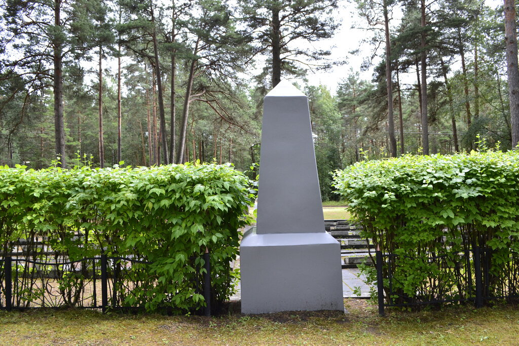 Genre sculpture Братское кладбище войнов, погибших при освобождении Пскова в 1944 году, Pskov, photo