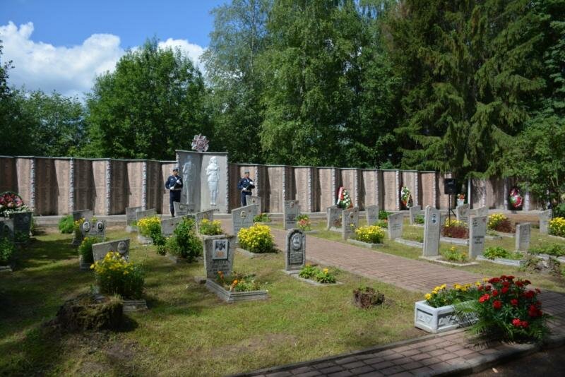 Памятник, мемориал Братская могила, Псковская область, фото