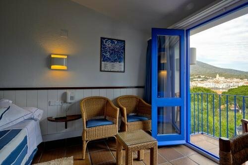 Гостиница Hotel Blaumar Cadaques