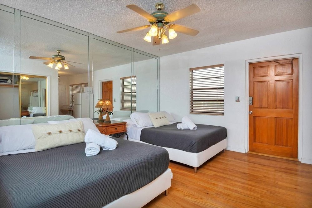 Фото Charming Studio With Bath, Free Parking, Hollywood