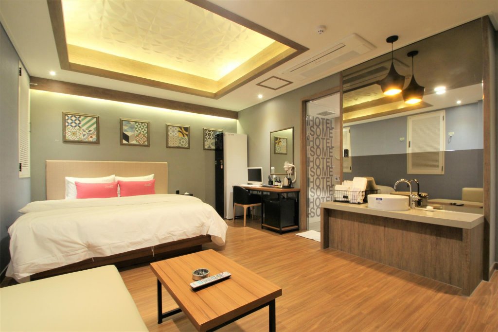 Фото Some Hotel