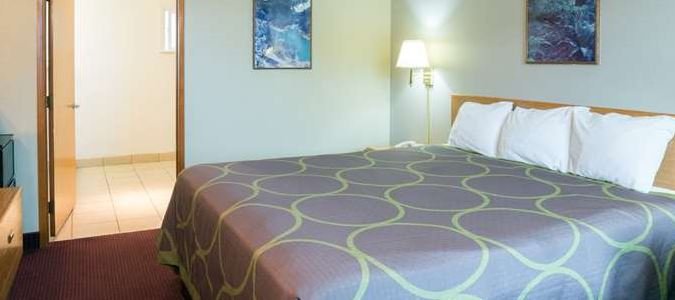 Фото Super 8 by Wyndham Crescent City