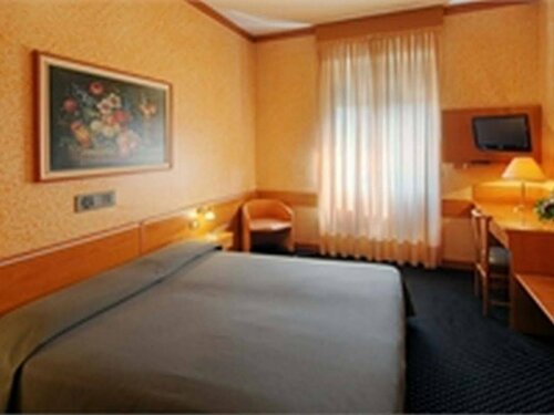 Гостиница Hotel Mentana, by R Collection Hotels в Милане