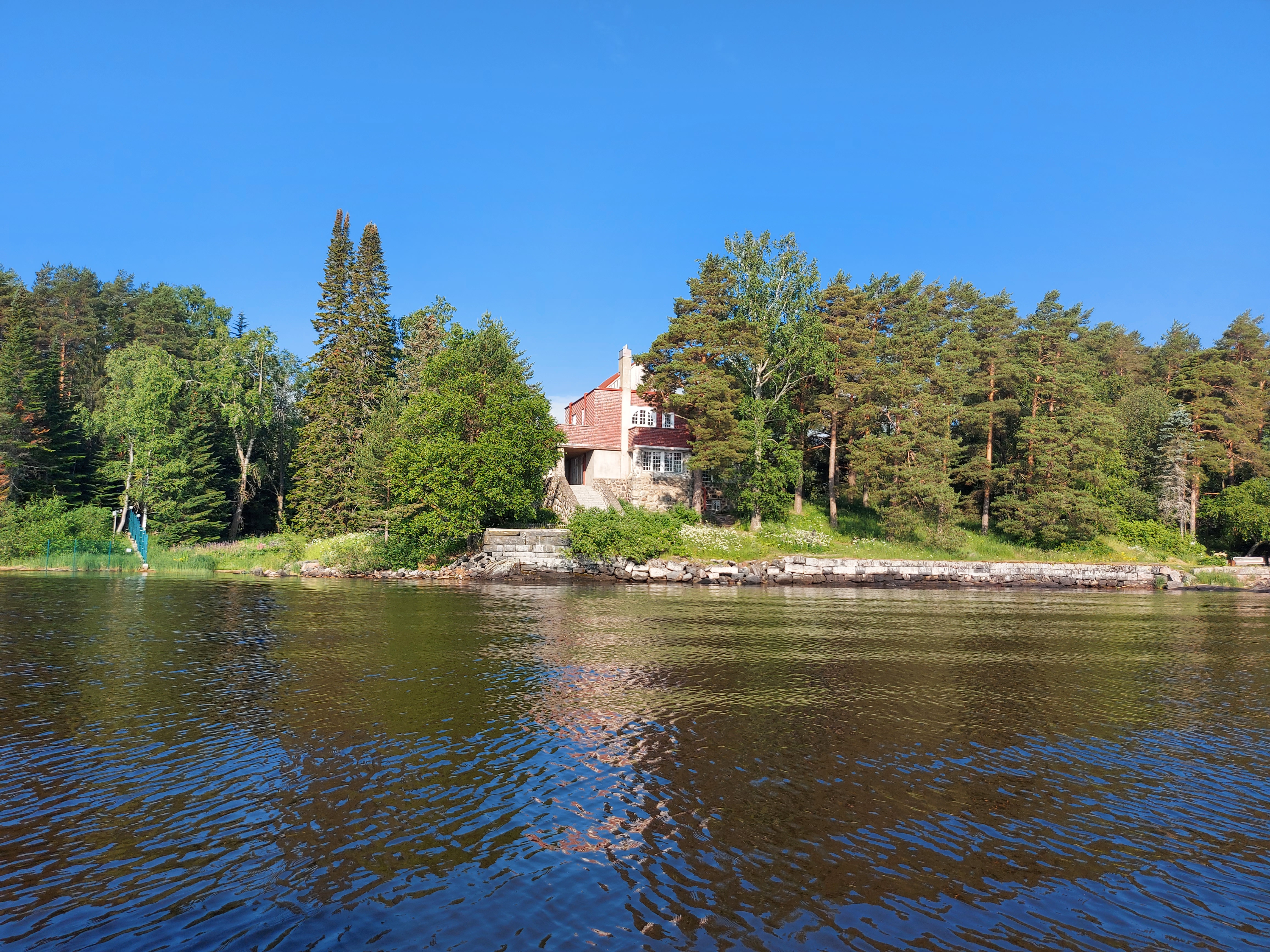 Фото Коттедж Берег у леса