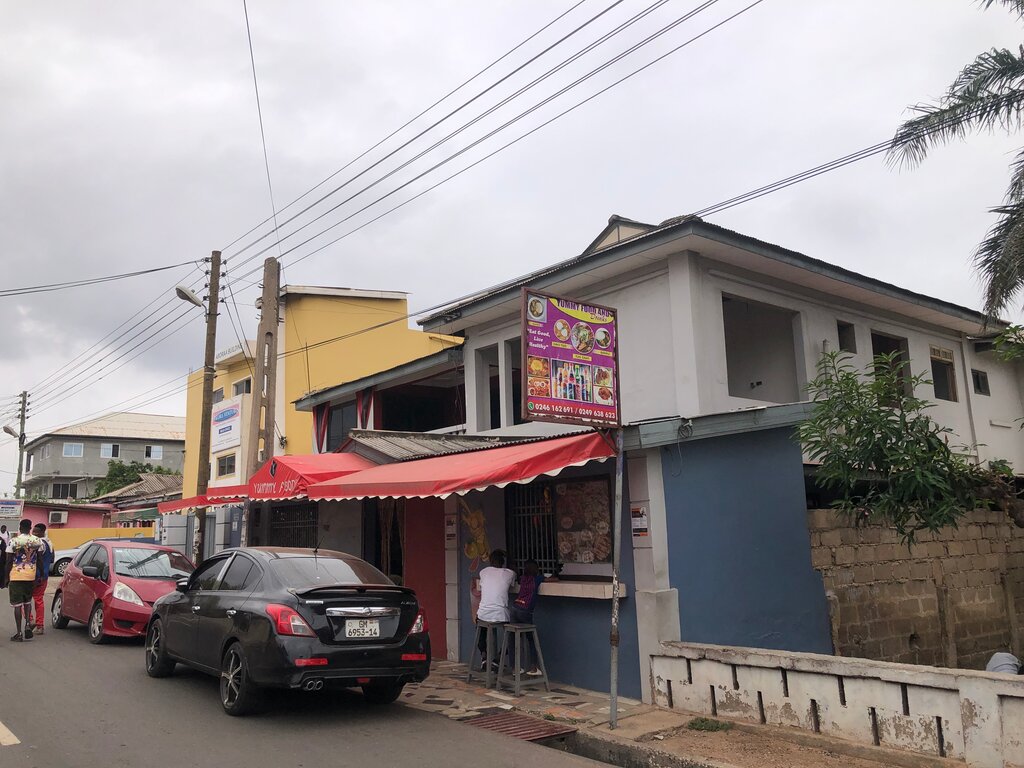 Restaurant Yummy Foods and Drinks, Accra, photo