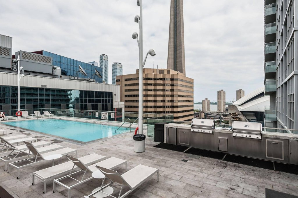 Фото Life Suites Loft - Cn Tower