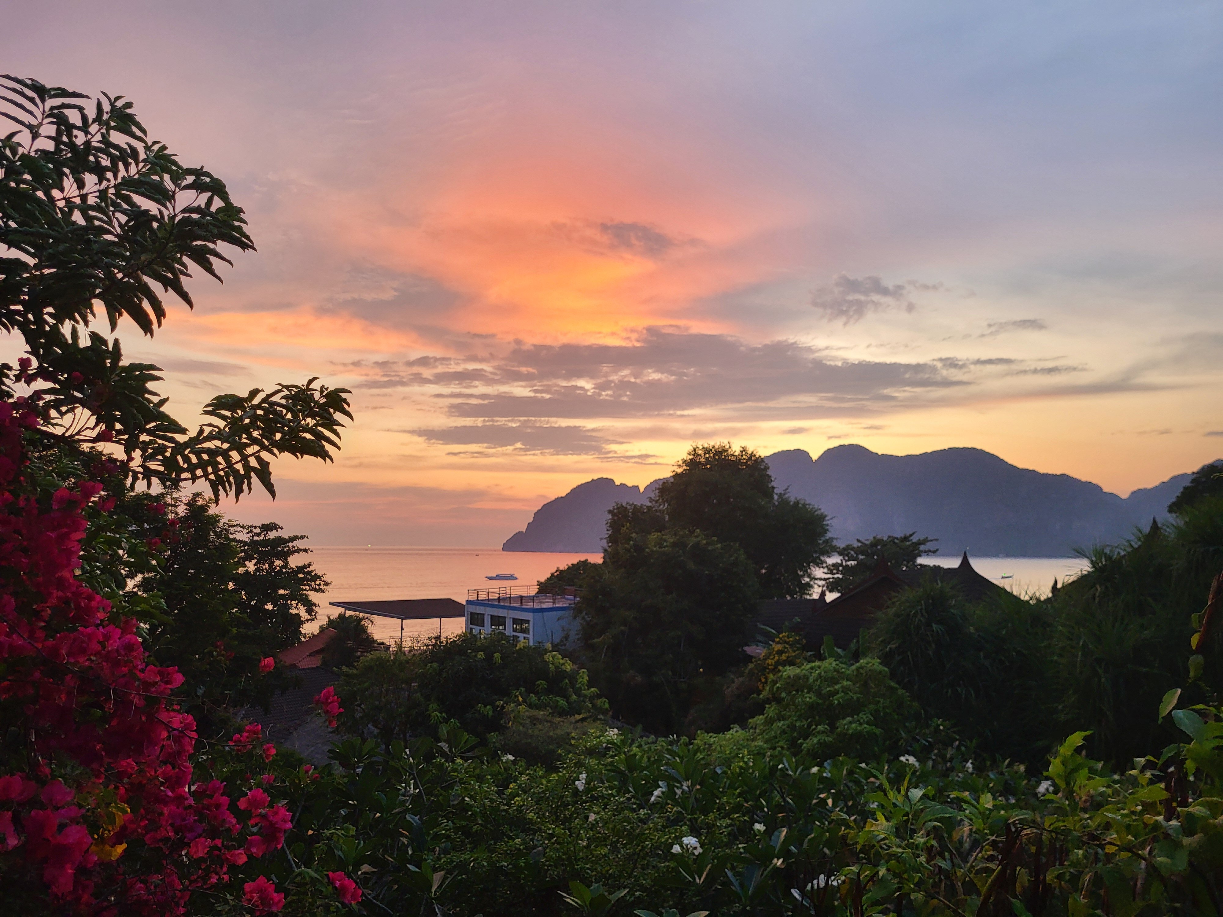 Фото Phi Phi The Beach Resort