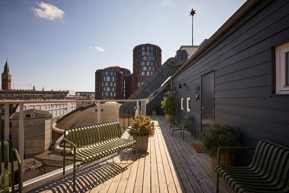 Фото Hypernym Hotel & Suites