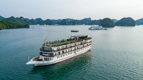 Гостиница Santa Maria Cruises Halong Bay в Халонге