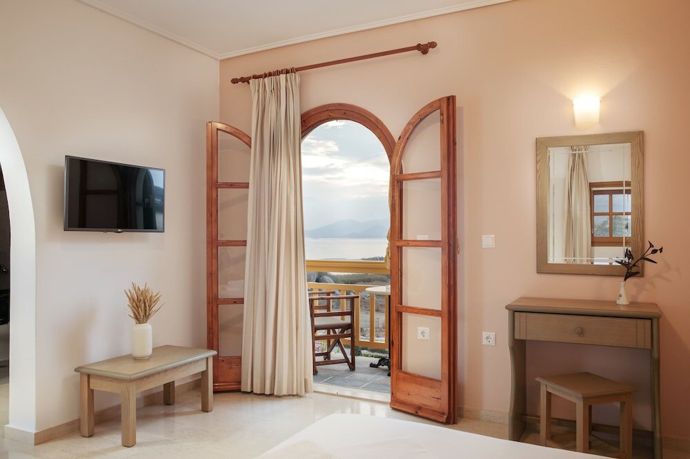 Фото Proteas Hotel & Suites