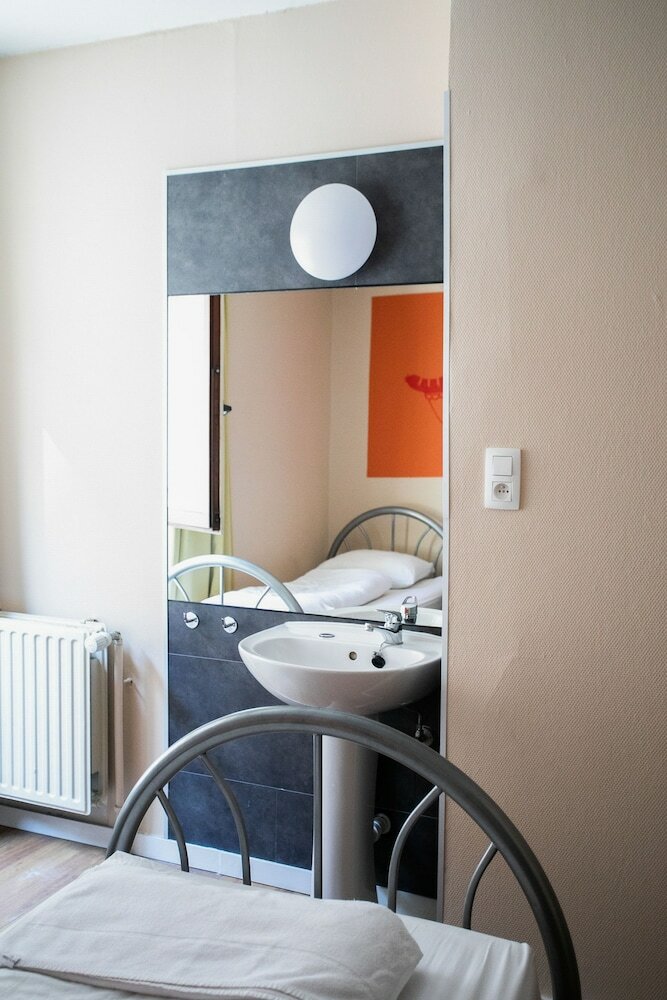 Фото St Christopher's Inn Bauhaus Budget Hotel - Hostel