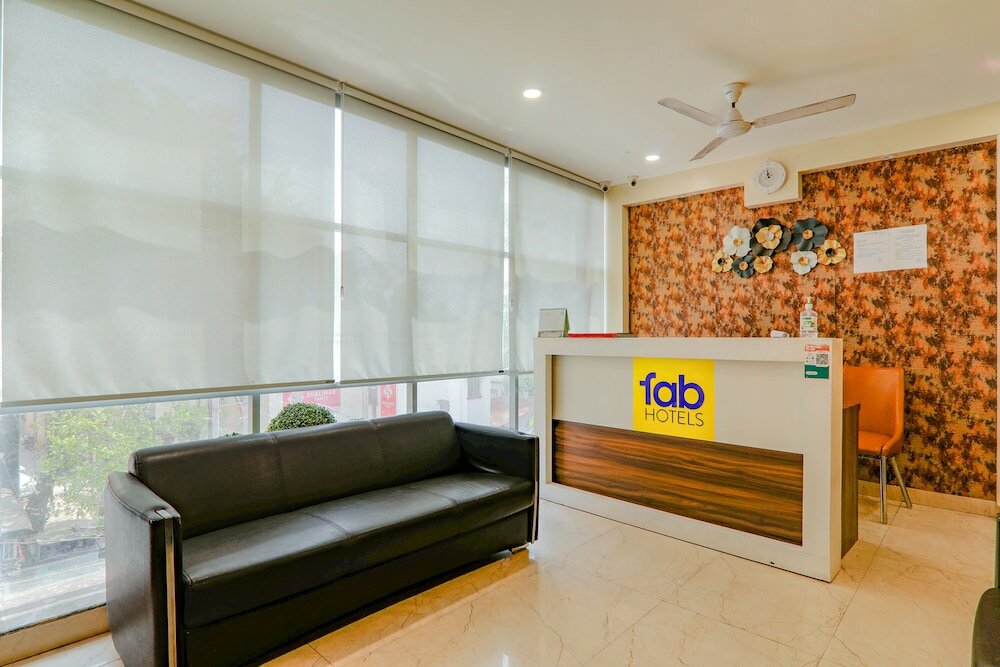 Фото Fabexpress The Mall Inn