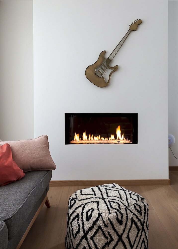 Фото Unit 2 - Modern Smart Home Duplex With Free Parking