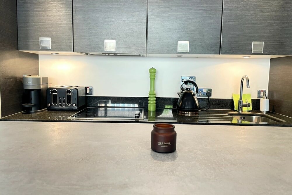 Фото Pristine 1bedroom Flat W/private Patio - Stockwell!