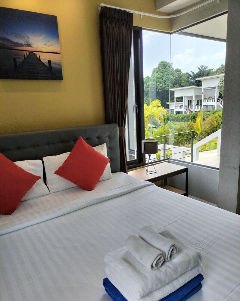 Фото Naiwok Hills