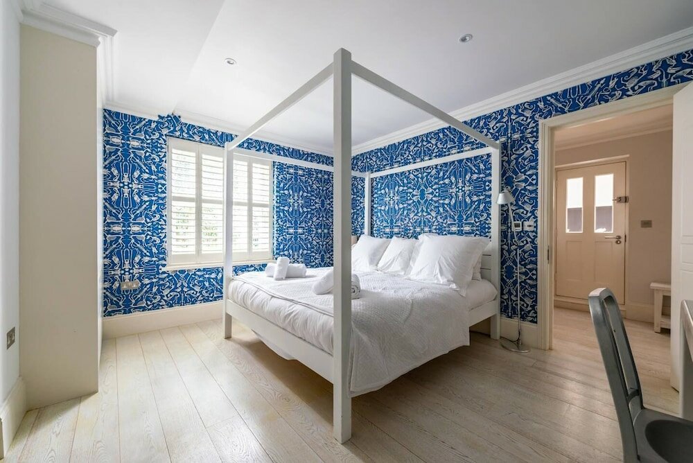Фото Fantastic 4 Bed House in Iconic Camden