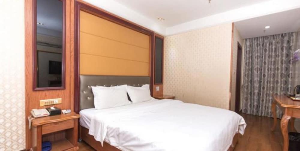 Фото Yimi Hotel Xichang Metro Station Branch