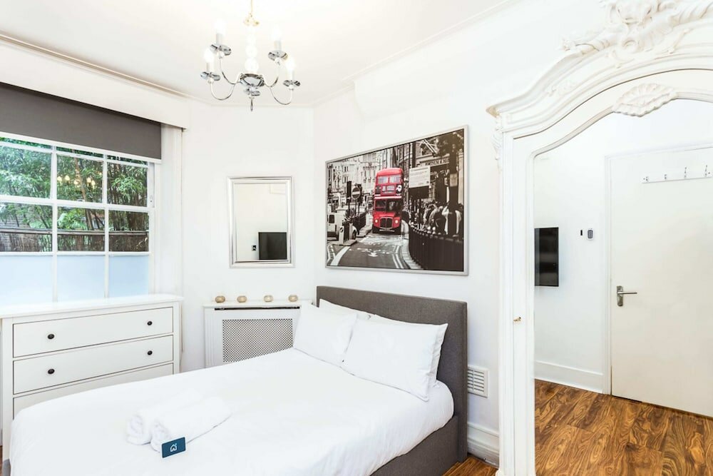 Фото Bright Warwick Chambers Apartment