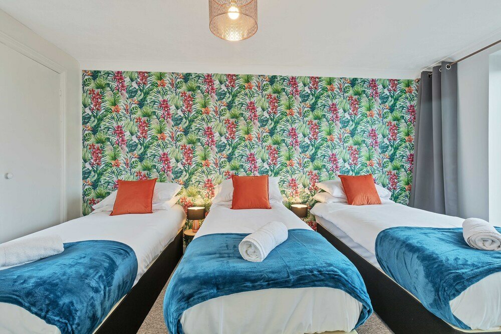 Фото Seabright Townhouse by My Getaways Parking for one car