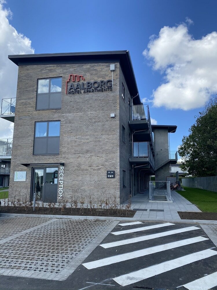 Фото Aalborg Hotel Apartments