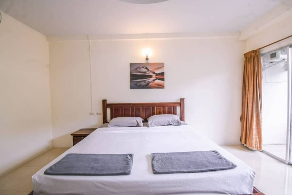 Фото Oyo 75398 The Wanna Pattaya