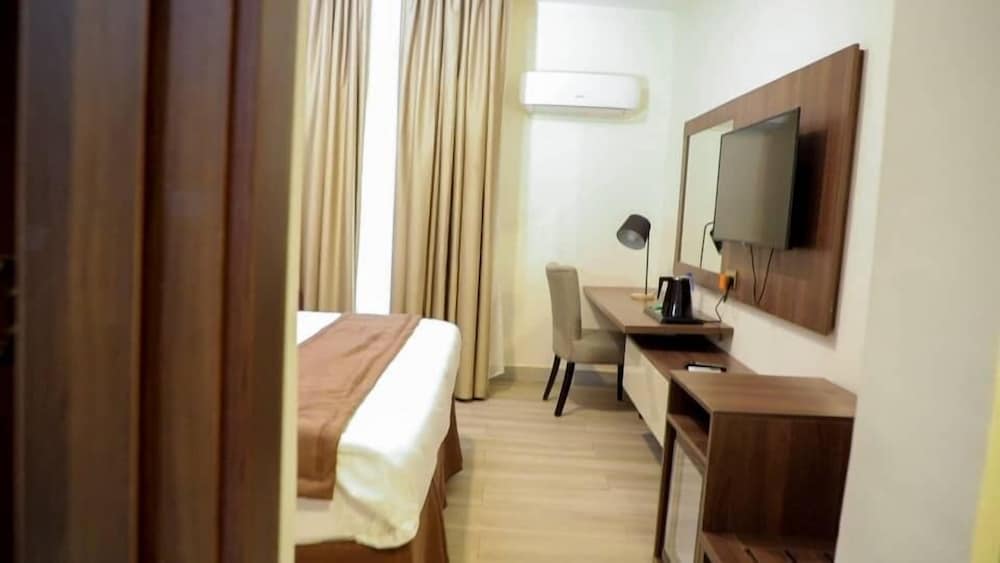 Фото Villa Toscana Hotel Asaba