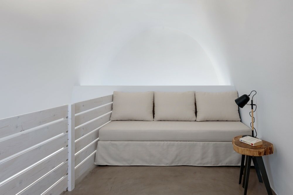 Фото Earino Suites & Villas