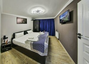 La Casa Hotel Yerevan (ул. Арменака Арменакяна, 13/1), гостиница в Ереване