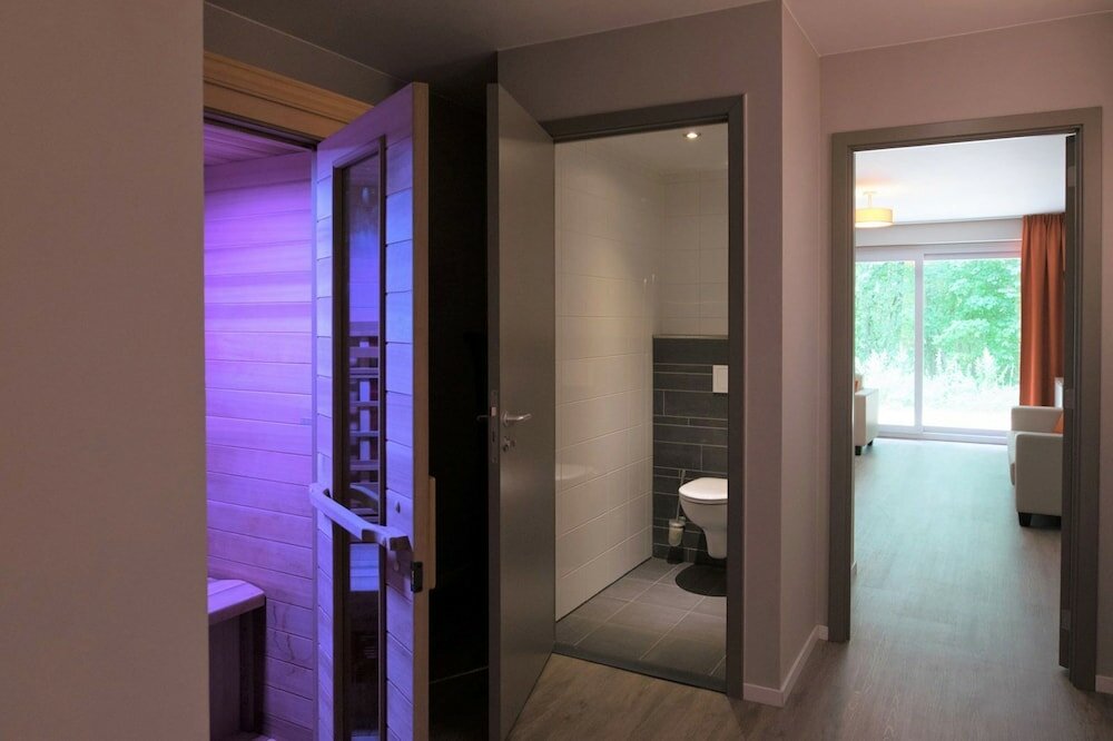 Фото Holiday Suites Limburg