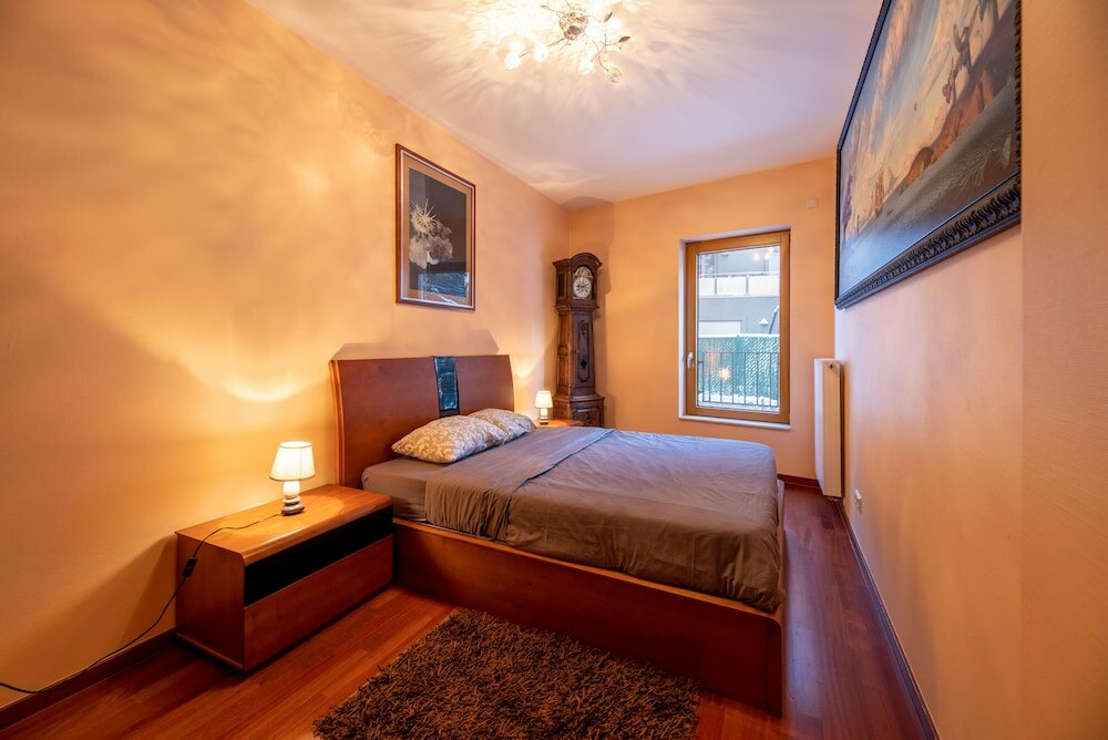 Фото Spacious 2br Apt w Terrace Pkg Near Dt