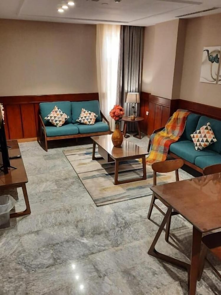 Фото Biz Hotel Apartments